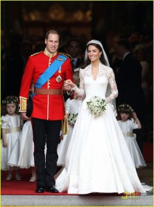 prince-william-kate-middleton-wedding-dress-761x1024